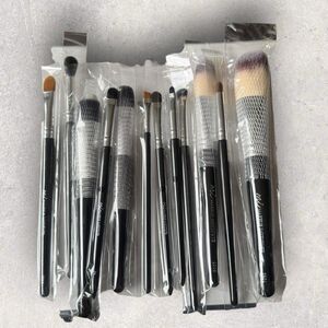 mi Makeup Institute Makeup Brush Set-Brand New